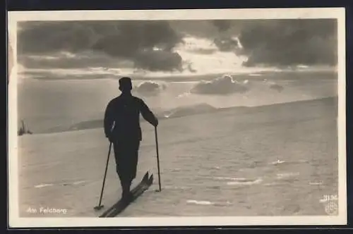 AK Skifahrer am Feldberg mit bewölktem Himmel