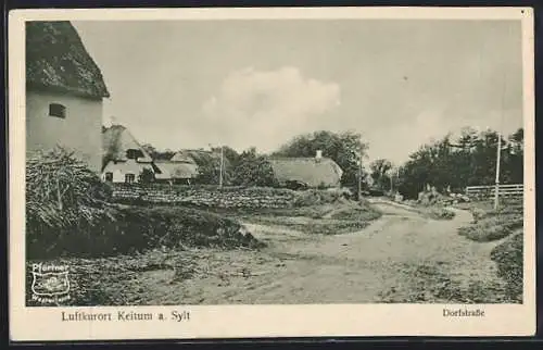 AK Keitum /Sylt, Dorfstrasse mit Reetdachhäusern