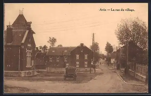 AK Avin, La rue du village