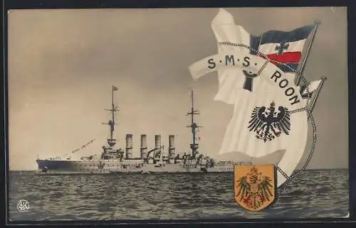 AK Kriegsschiff S.M.S. Roon gegen die offene See vor Anker liegend, Reichskriegsflagge