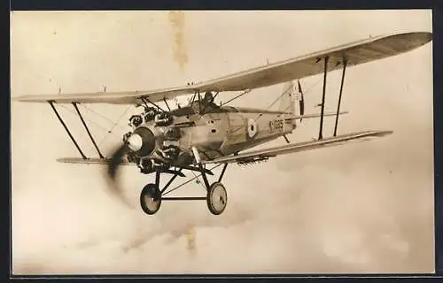 AK Bristol Bulldog Jagdflugzeug in der Luft, Doppeldecker