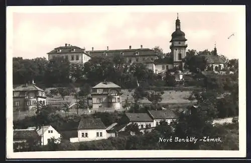 AK Nove Benatky, Zamek, Teilansicht mit Kirche