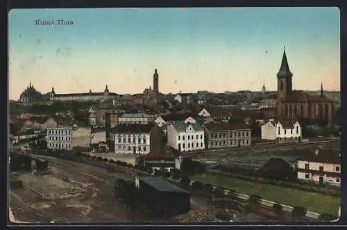 AK Kutná Hora, Ortsansicht mit Bahngelände aus der Vogelschau