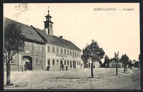 AK Rozdalovice, Namesti