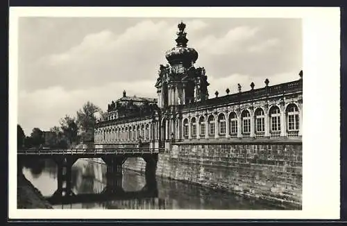 AK Dresden, Zwinger, Langgalerie mit Kronentor