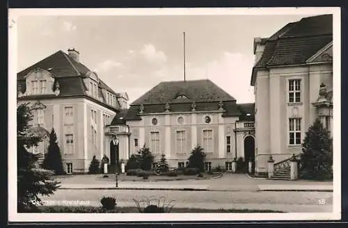 AK Demmin, Kreishaus mit Strassenpartie