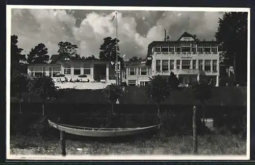 Foto-AK Bansin, Gasthaus Jagdschloss mit Boot