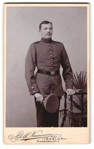 Fotografie Adolf Neumann, Goslar, Soldat in Uniform mit Koppelschloss Gott mit uns