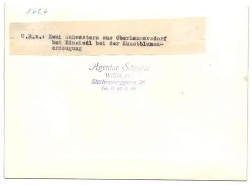 16 Fotografien Wilhelm Sturm, Ansicht Rumburg, Heimarbeit Weber mit Webstuhl & Spinnrad, Kunstblumenerzeugung u.a.
