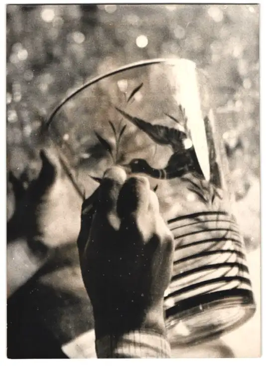 19 Fotografien Wilhelm Sturm, Ansicht Gablonz / Böhmen, Haida Glasmanufaktur, Handwerker produzieren Kristallglas u.a. 3