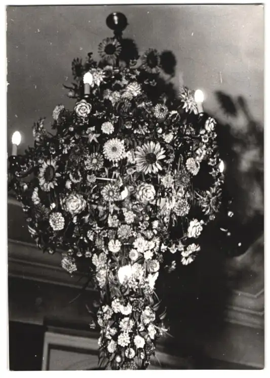 19 Fotografien Wilhelm Sturm, Ansicht Gablonz / Böhmen, Haida Glasmanufaktur, Handwerker produzieren Kristallglas u.a. 4