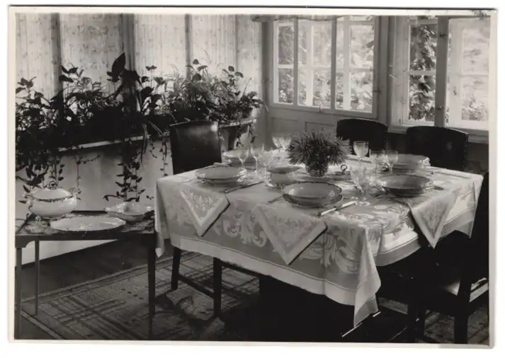 7 Fotografien Wilhelm Sturm, Ansicht Karlsbad, Porzellanfabrik Victoria AG, Porzellanmaler & Ausstellungssaal 6