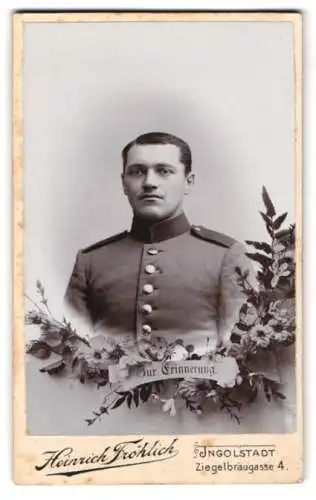 Fotografie Heinrich Fröhlich, Ingolstadt, Soldat in Uniform Rgt. 13, im Passepartout