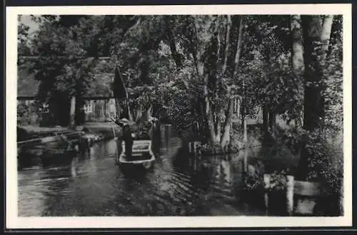 AK Lehde / Spreewald, Kahn auf Wasserstrasse