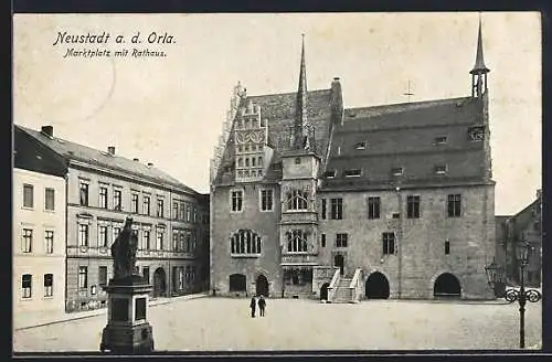 AK Neustadt / Orla, Marktplatz mit Rathaus