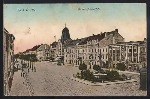 AK Wels, Kaiser Josef-Platz mit Denkmal