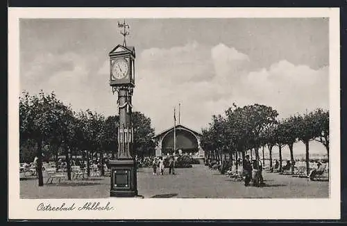 AK Ahlbeck / Ostseebad, Uhrensäule beim Kurpavillon