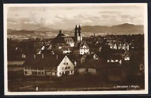 AK Kempten / Allgäu, Blick auf die Katholische Kirche und das Bergpanorama