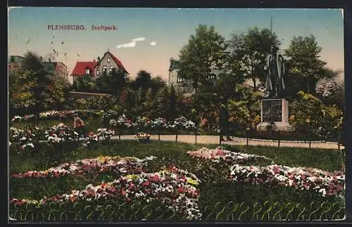 AK Flensburg, Stadtpark mit Denkmal