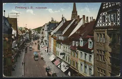 AK Freiburg i. B., Kaiserstrasse aus der Vogelschau, Strassenbahnen