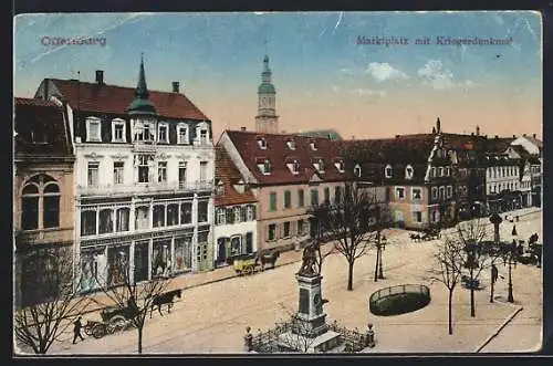 AK Offenburg, Blick auf den Marktplatz mt Kriegerdenkmal und Kutschen