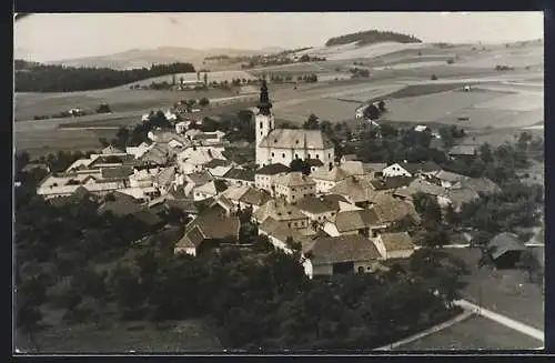 AK Hofkirchen /Mühlkreis, Teilansicht mit Kirche