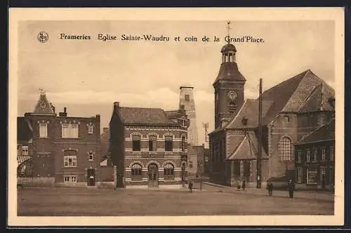 AK Frameries, Eglise Sainte-Waudru et coin de la Grand`Place