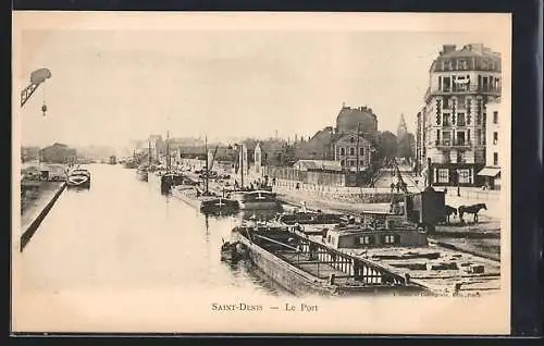 AK Saint-Denis, Le Port avec bateaux et quai animé