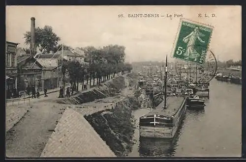 AK Saint-Denis, Vue du port avec péniches amarrées