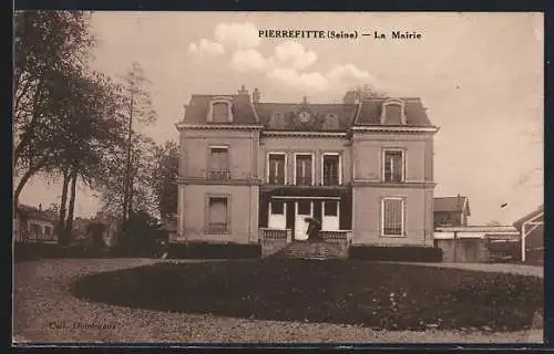 AK Pierrefitte, La Mairie