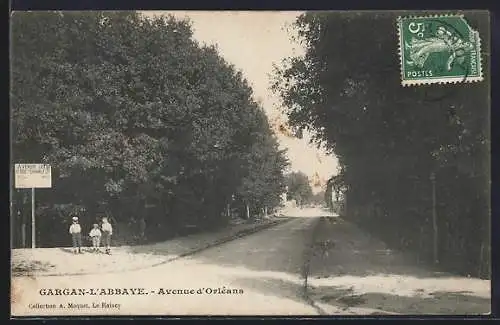 AK Gargan-l`Abbaye, Avenue d`Orléans avec enfants en promenade