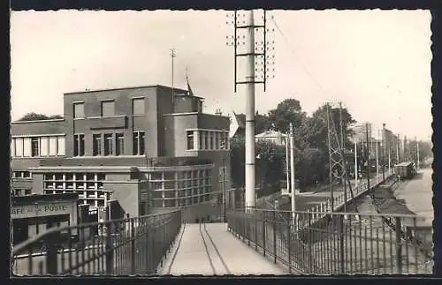 AK Aulnay-sous-Bois, La Nouvelle Poste et voie ferrée adjacente