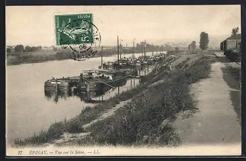 AK Épinay, Vue sur la Seine avec péniches amarrées