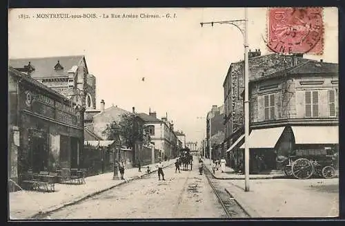 AK Montreuil-sous-Bois, La Rue Arsène Chéreau avec scènes de rue animées