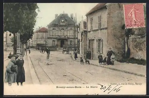 AK Rosny-sous-Bois, La Mairie et rue animée avec passants et chiens