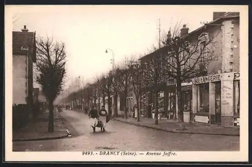 AK Drancy, Avenue Joffre avec boulangerie et arbres alignés