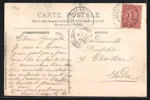 AK Sevran, Avenue Victor Hugo avec passants et maisons en arrière-plan