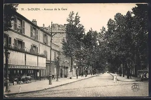 AK Saint-Ouen, Avenue de la Gare animée avec commerces et arbres alignés