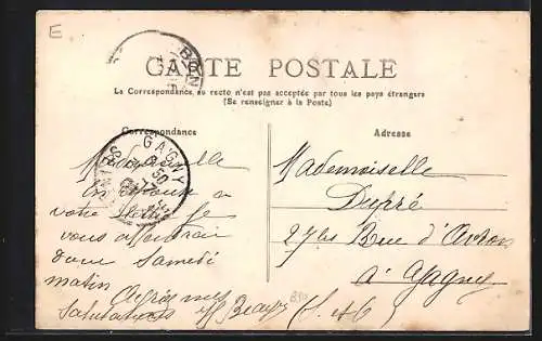 AK Bondy, Place Gambetta, Rue de Paris avec tramway