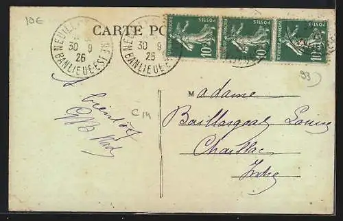 AK Neuilly-sur-Marne, Place d`Armes avec passants et commerces animés