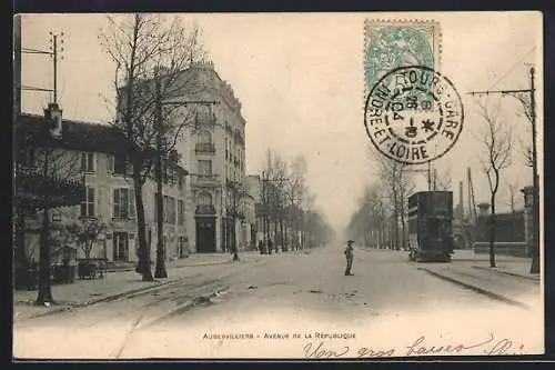 AK Aubervilliers, Avenue de la République avec tramway et bâtiments urbains