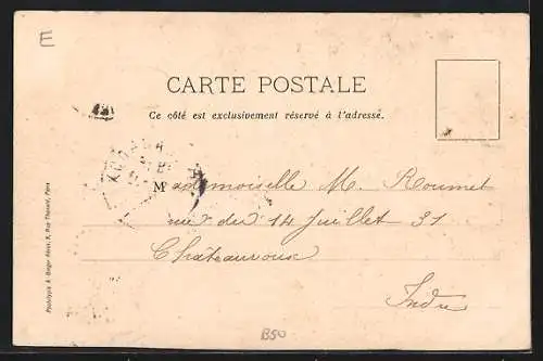 AK Aubervilliers, Avenue de la République avec tramway et bâtiments urbains