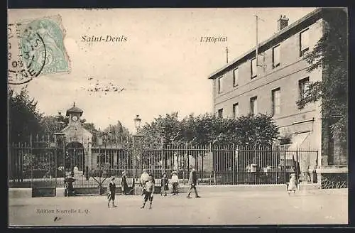 AK Saint-Denis, L`Hôpital et ses jardins avec des enfants devant l`entrée