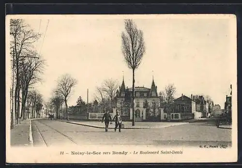 AK Noisy-le-Sec, Boulevard Saint-Denis vers Bondy avec arbres et passants