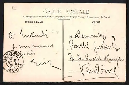 AK Montreuil-sous-Bois, Rue de Paris et Rue Voltaire avec groupe de personnes
