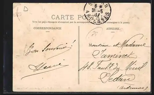 AK Neuilly-Plaisance, La Mairie avec groupe de personnes devant le bâtiment