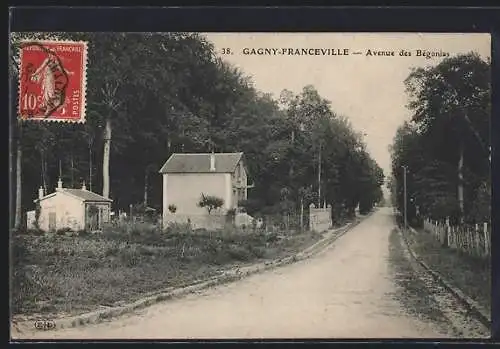 AK Gagny-Franceville, Avenue des Bégonias avec maisons et route bordée d`arbres