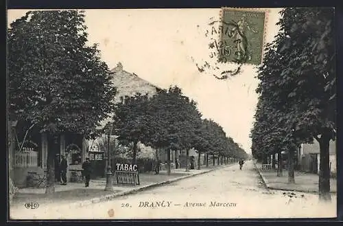 AK Drancy, Avenue Marceau avec tabac et arbre alignés