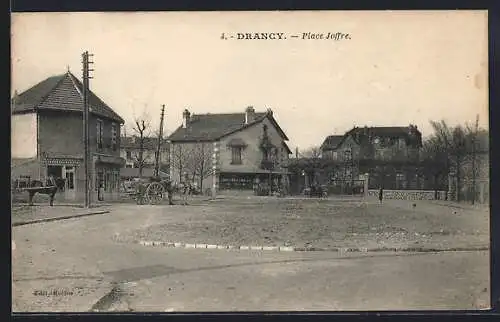 AK Drancy, Place Joffre avec maisons et charrette