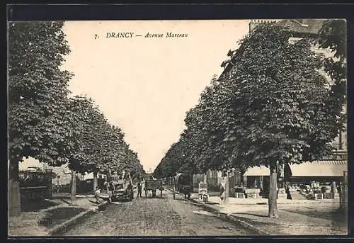 AK Drancy, Avenue Marceau avec voitures et passants